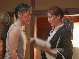Em nhân viên bị quản lý bắt làm người mẫu cho công ty đồ lót cuốn hút và cái kết