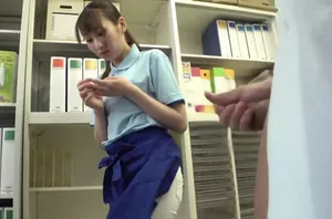 Cô nhân viên chăm sóc lợi dụng những bệnh nhân nam để thỏa mãn nhu cầu tình dục
