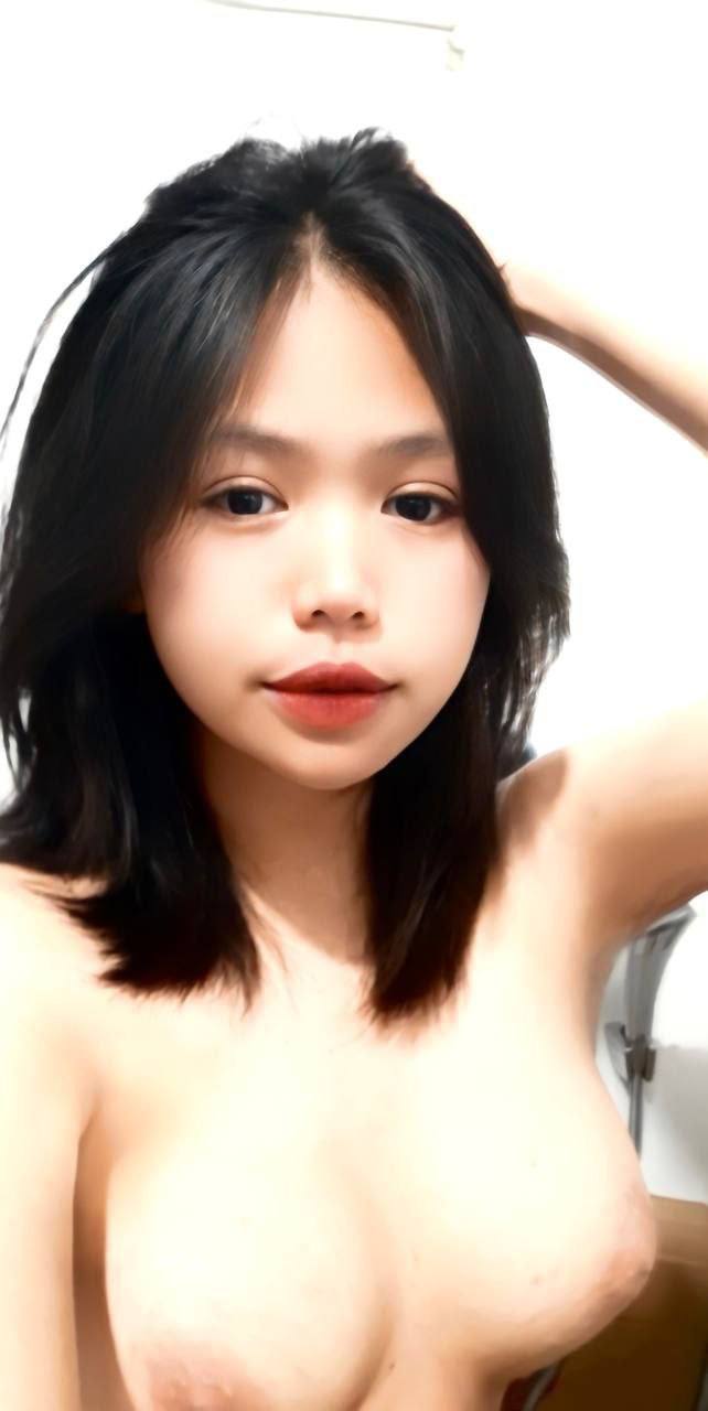 Chị gái đồng nghiệp rất dâm